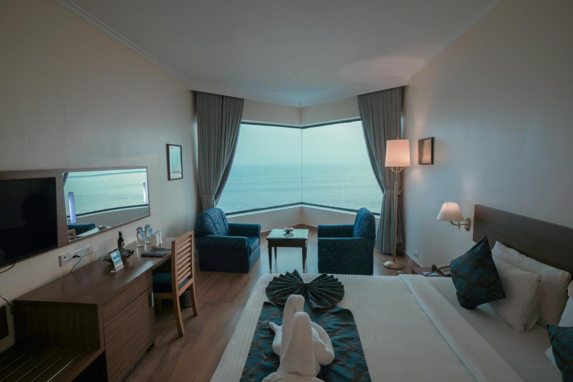 The Quilon Beach Hotel And Convention Center Kollam Exterior photo